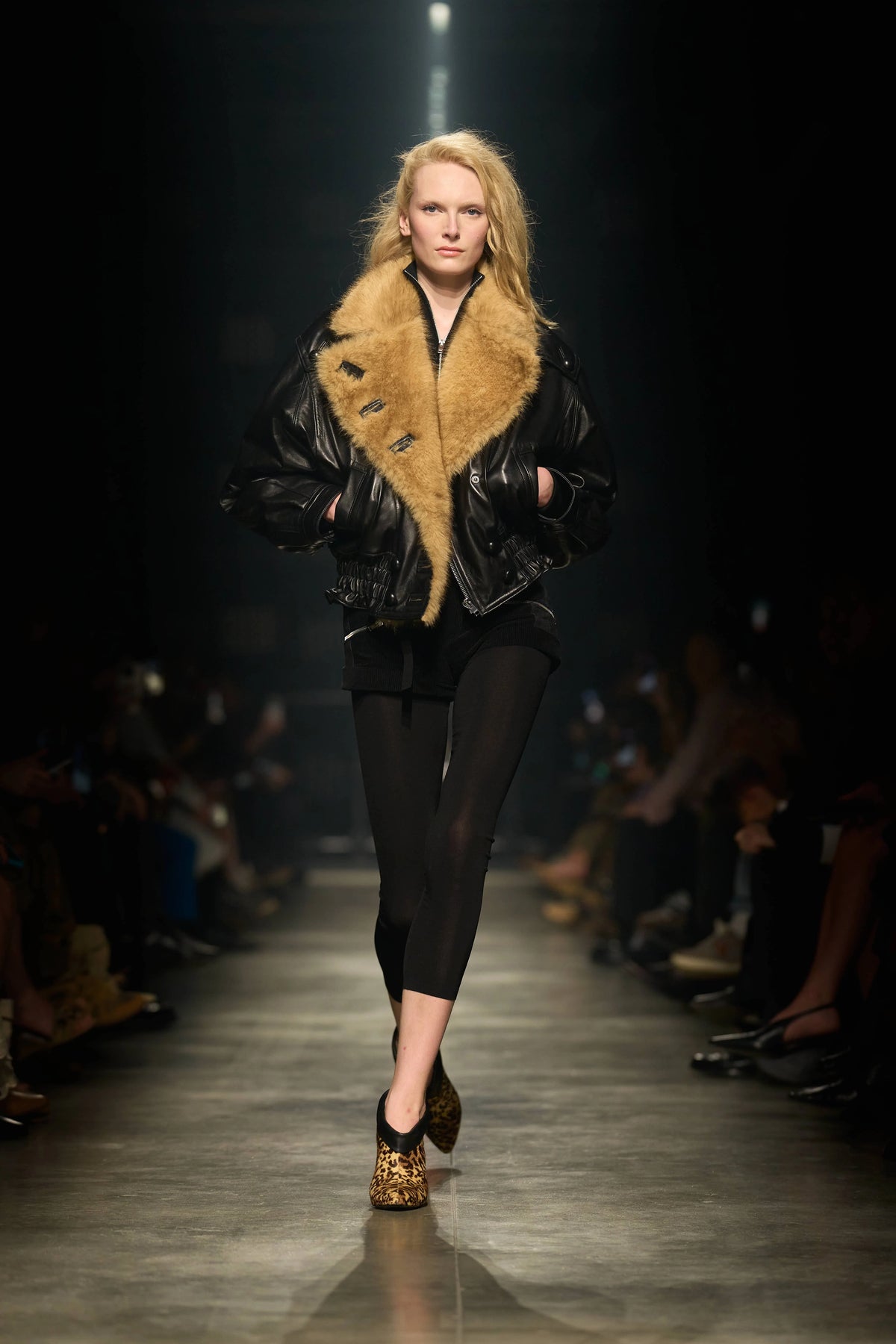 Look 63 [W26]